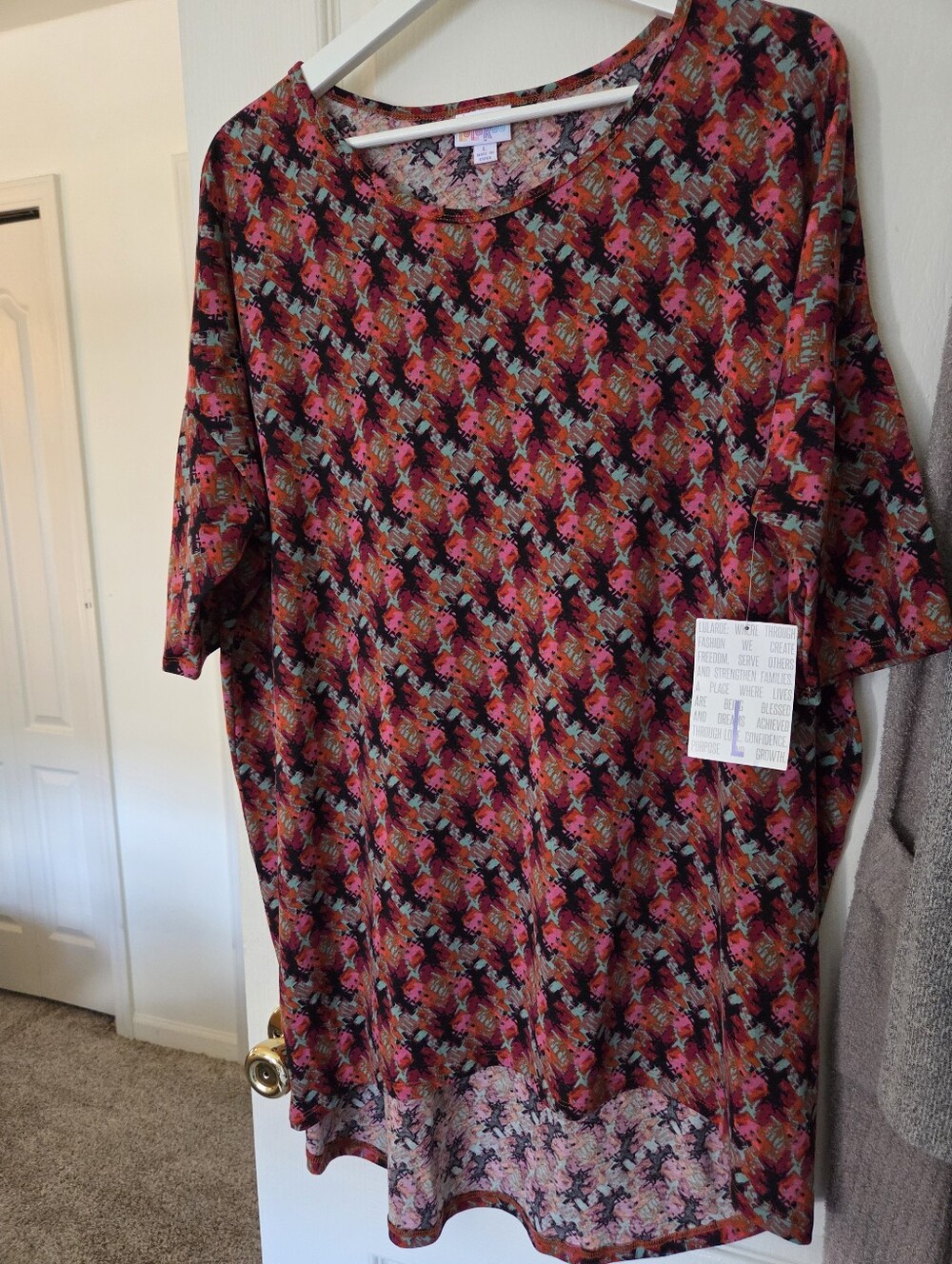 LuLaRoe Irma Tunic in Pink, Red, Black Multi Print Size L New With Tags